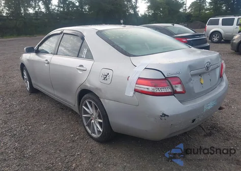 2010 Toyota Camry Le z USA, uszkodzony, nr VIN 4T1BF3EKXAU071134